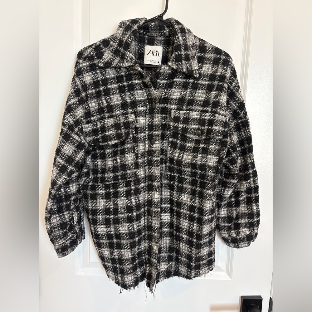 Zara Women’s Button Down Knit Fabric Jacket Shacket, Frayed, Size XS